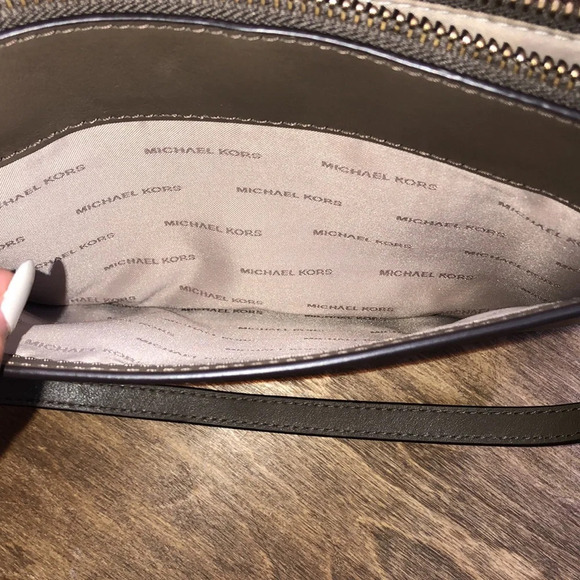 Michael Kors small tan mini handbag/purse - Picture 8 of 10